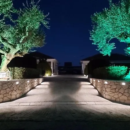 Villa Madini Luxury With Private Pool - Happy