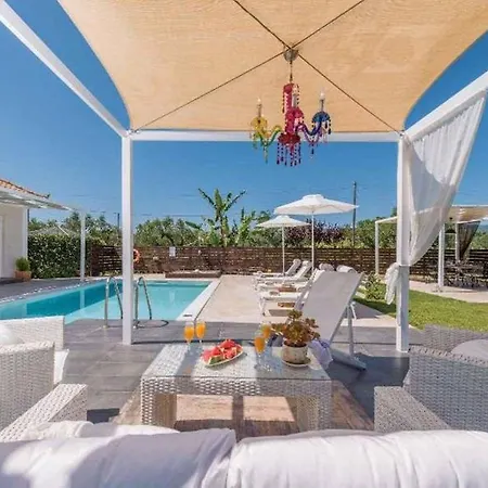 Madini Luxury With Private Pool - Happy *